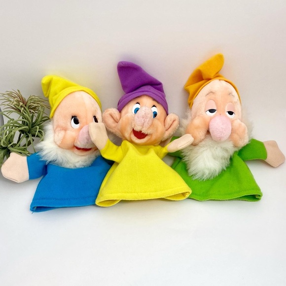 Adorable Set Of 3 Vintage Walt Disney’s “Snow White & The Seven Dwarves” Puppets - Picture 1 of 6